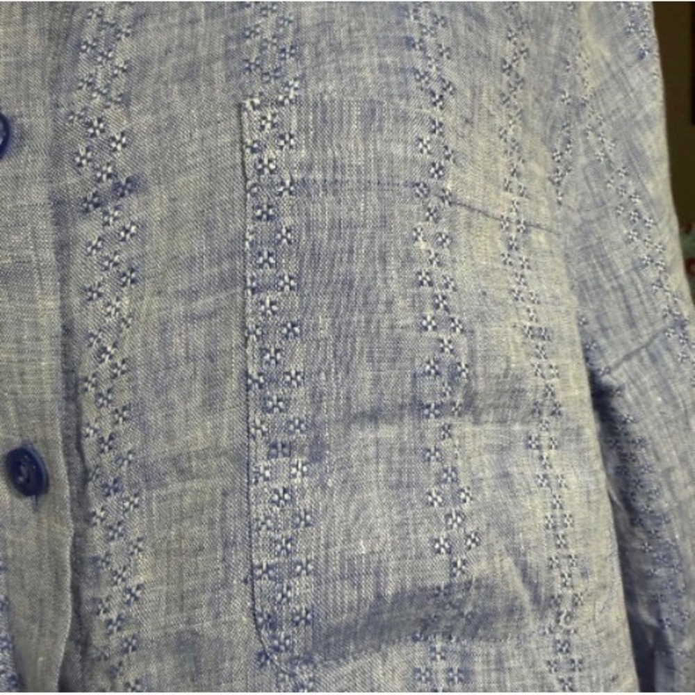 Chico's No Iron Size 3 (16/18) Blue White Textured Woven Tunic Shirt Button - Picture 2 of 10